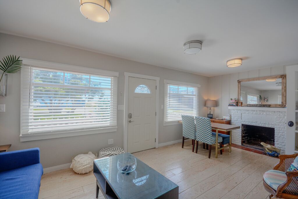 Photo of Livingroom in Sunset Beach