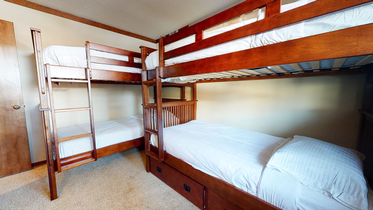 Photo of Bedroom in Mammoth Lakes