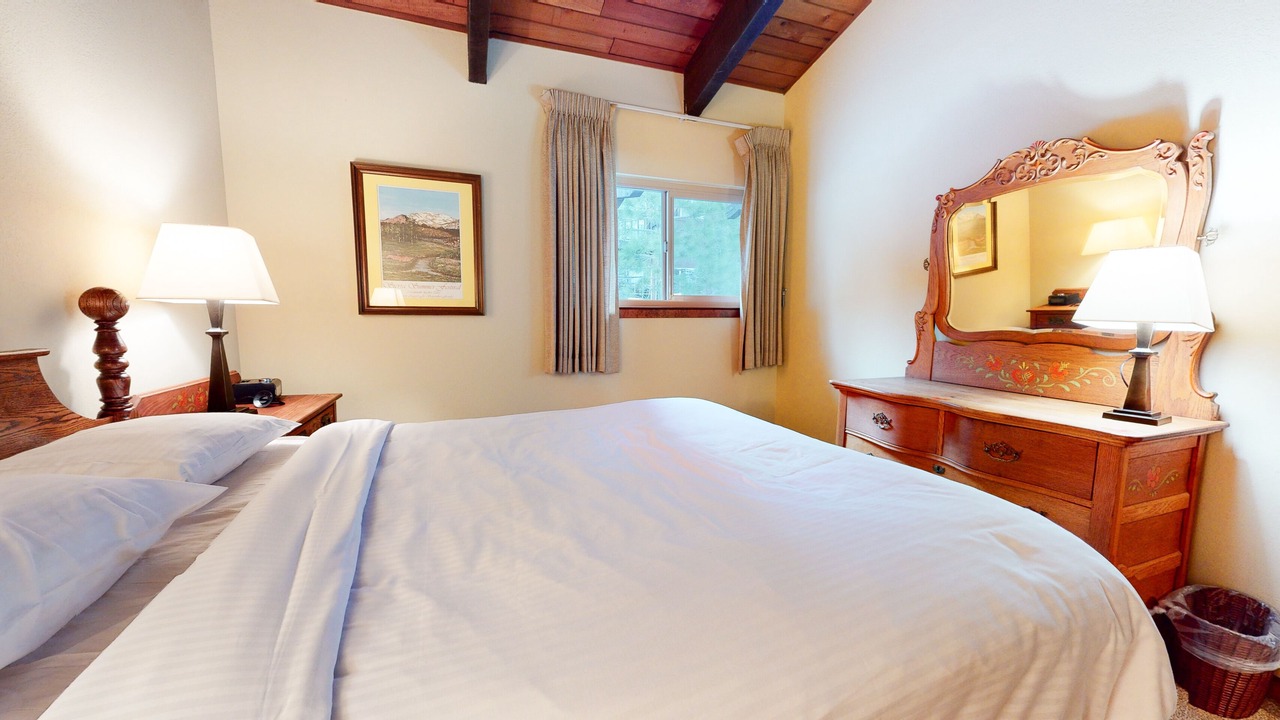 Photo of Bedroom in Mammoth Lakes