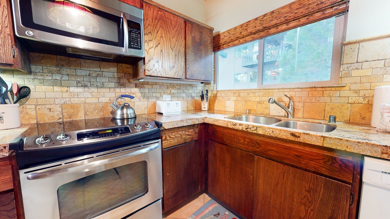 Photo of Kitchen in Mammoth Lakes