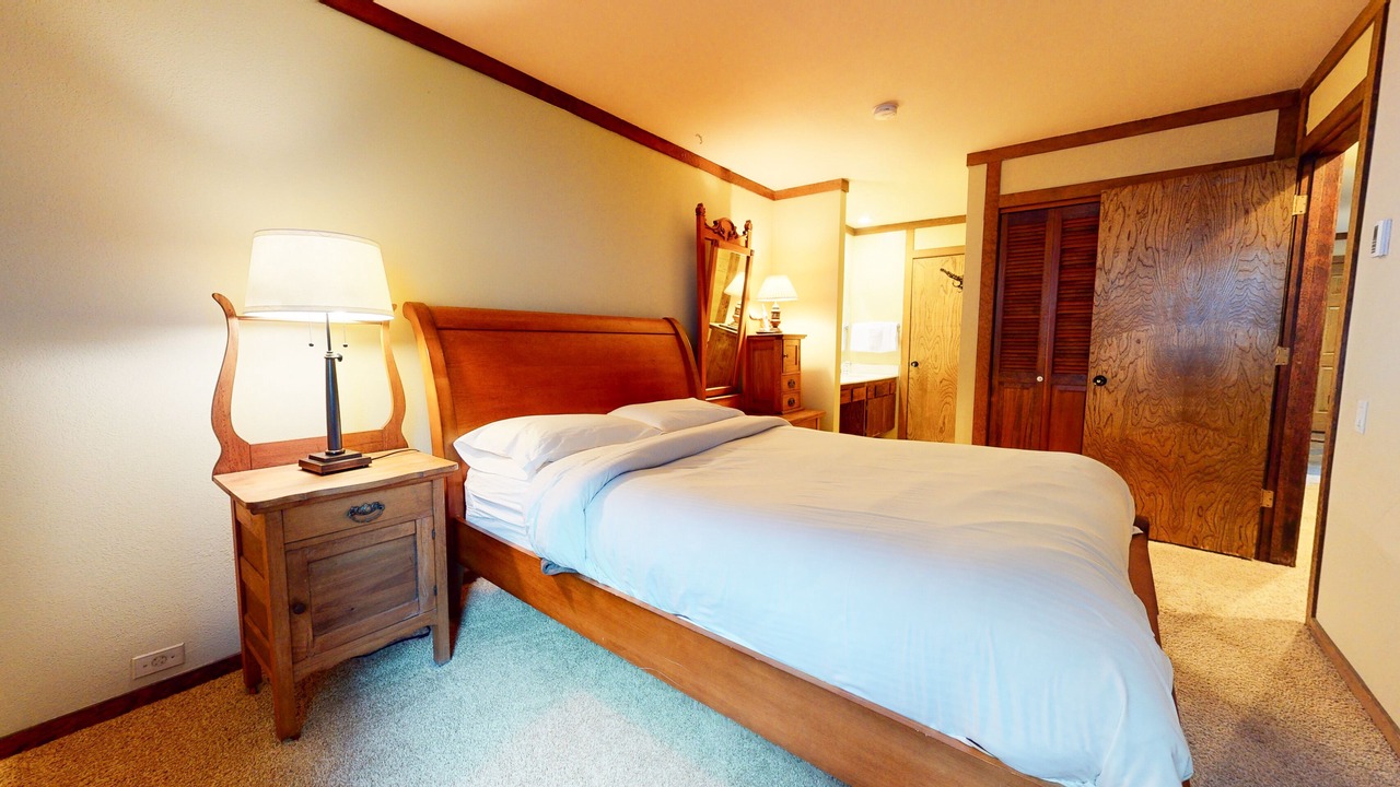 Photo of Bedroom in Mammoth Lakes