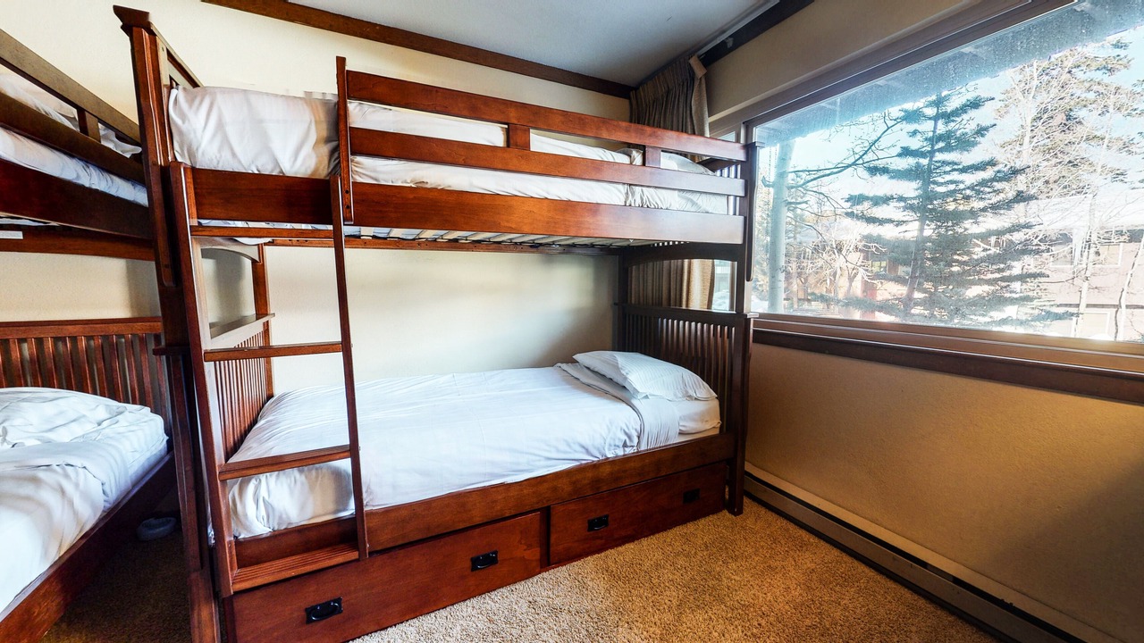Photo of Bedroom in Mammoth Lakes
