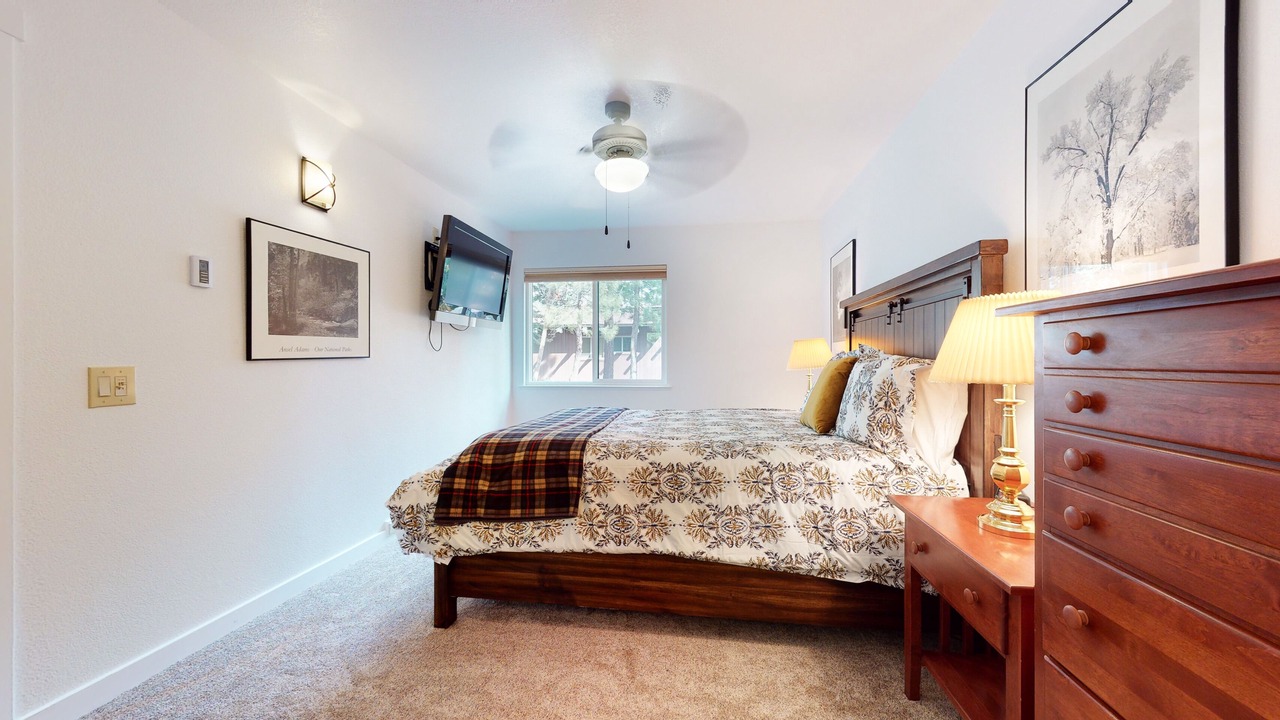 Photo of Bedroom in Mammoth Lakes