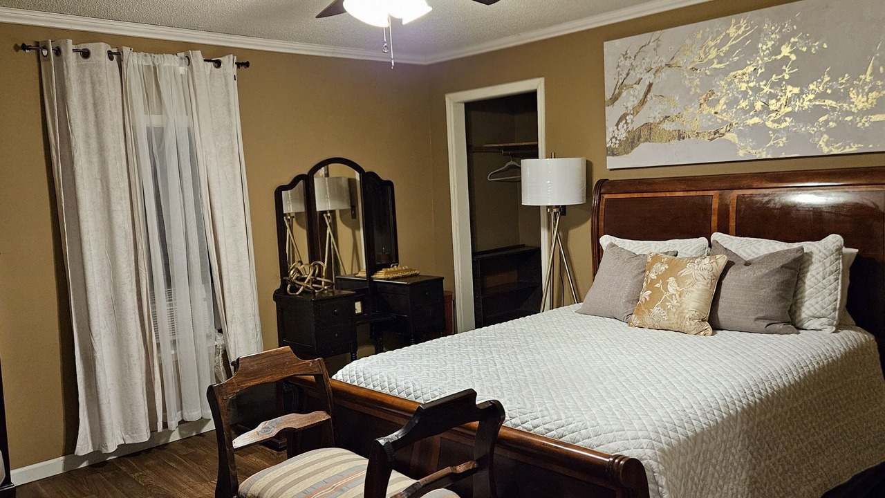 Photo of Bedroom in Batesville