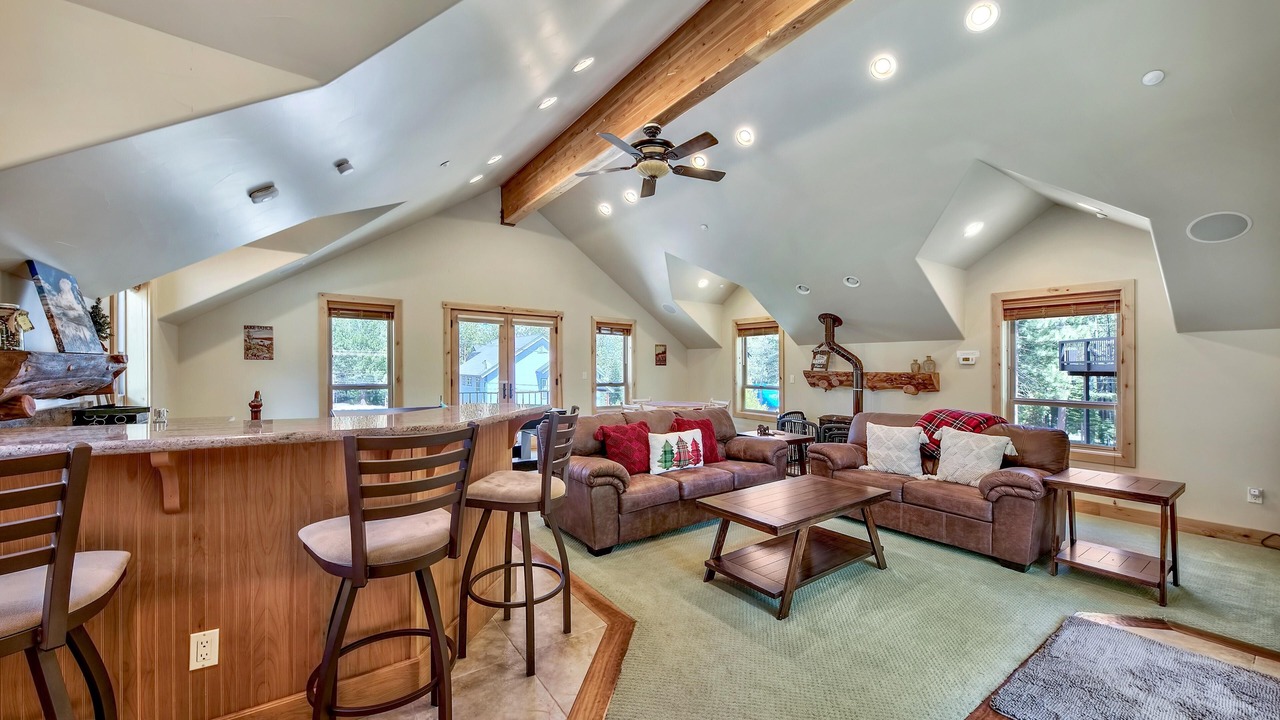 Photo of Livingroom in Mountain View Estates