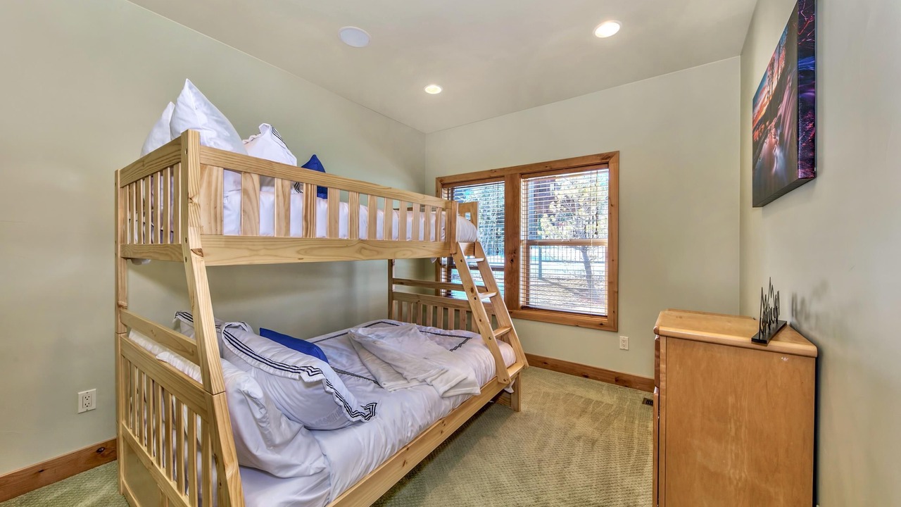 Photo of Bedroom in Mountain View Estates