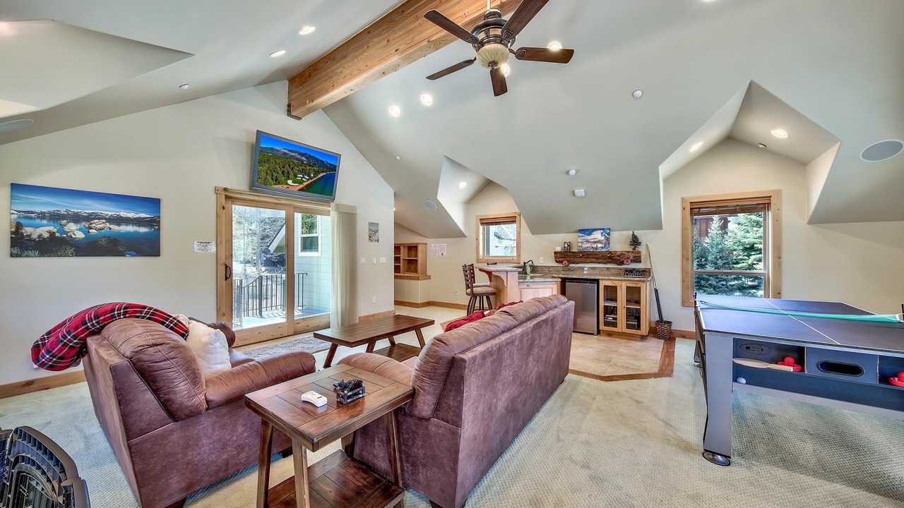 Photo of Livingroom in Mountain View Estates