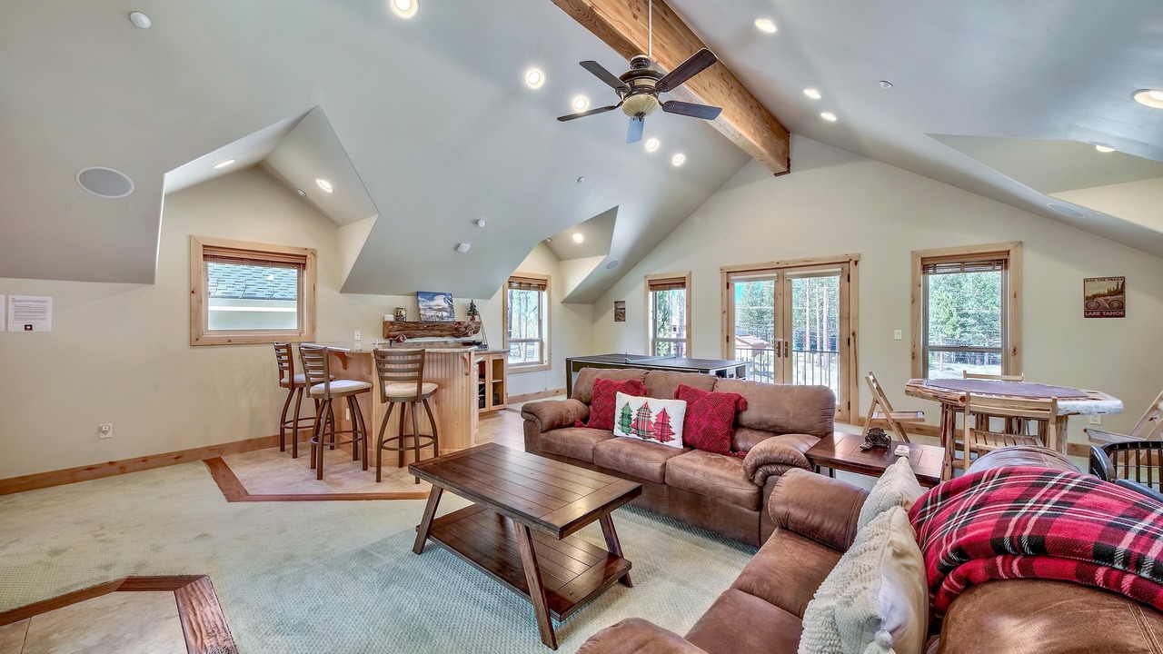 Photo of Livingroom in Mountain View Estates