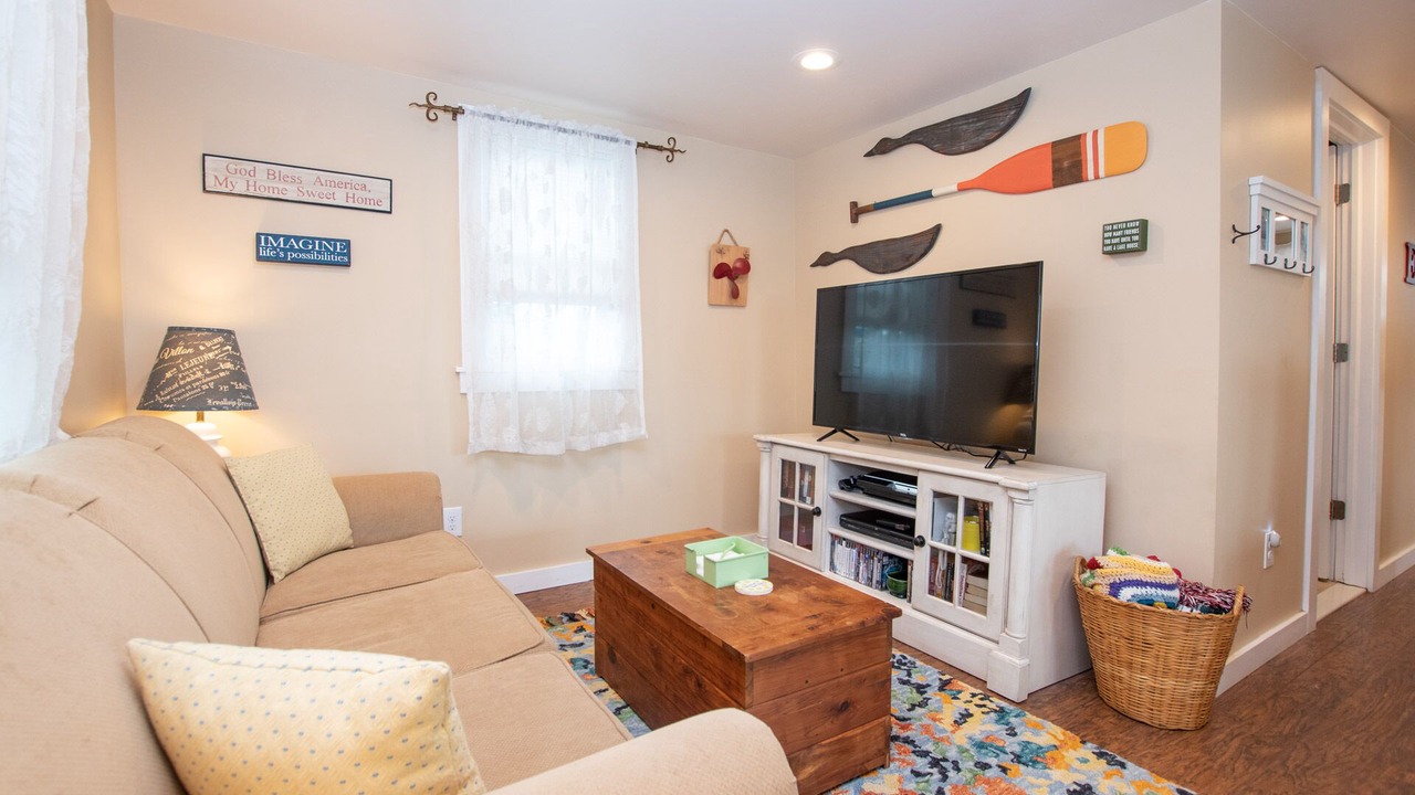 Photo of Livingroom in Romulus