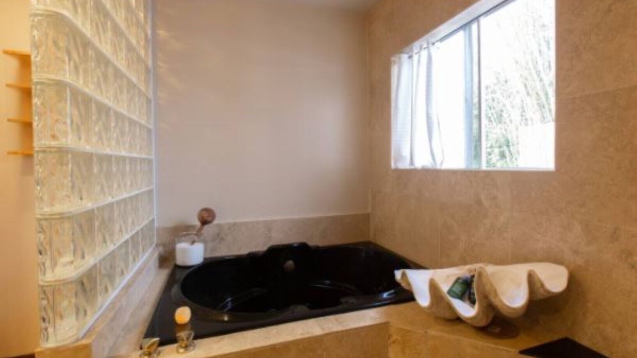 Photo of Bathroom in Mar Vista