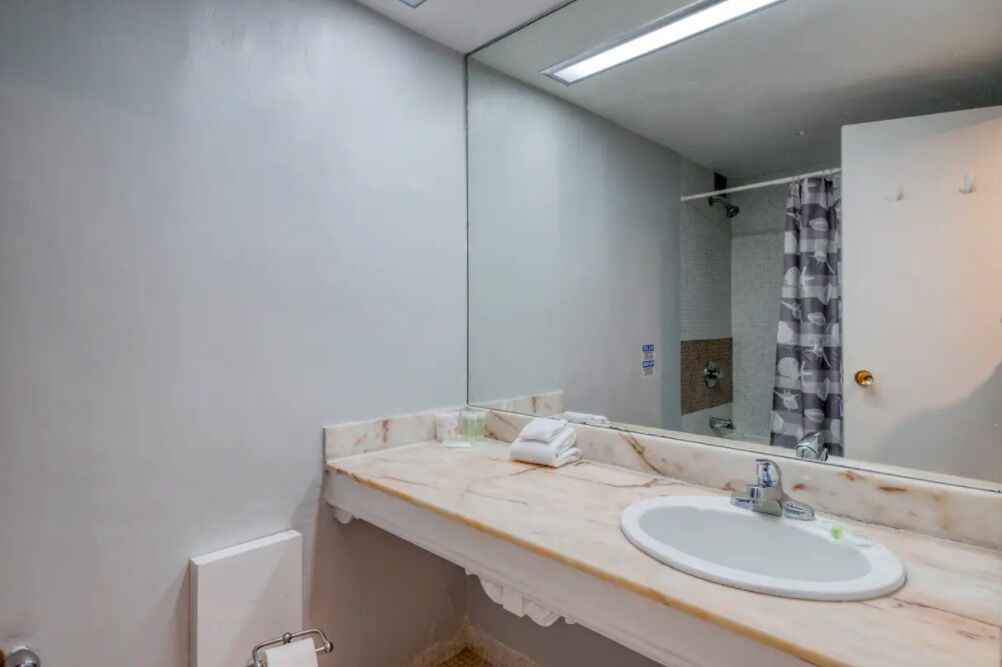Photo of Bathroom in Mid Beach