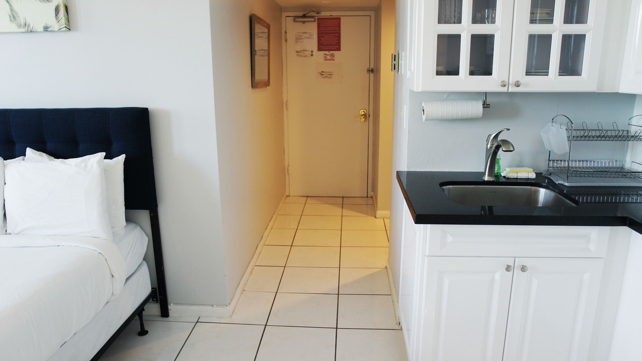 Photo of Bedroom in Mid Beach