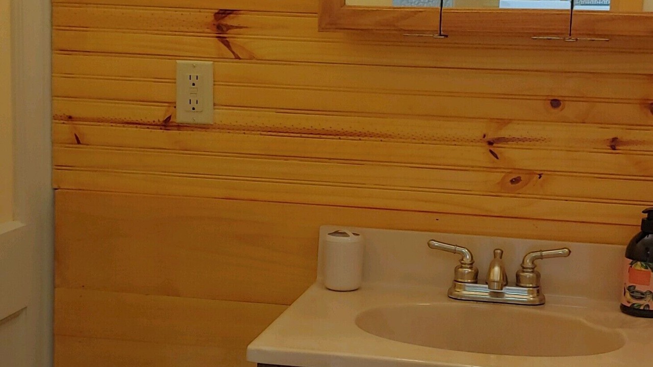 Photo of Bathroom in Derrick City