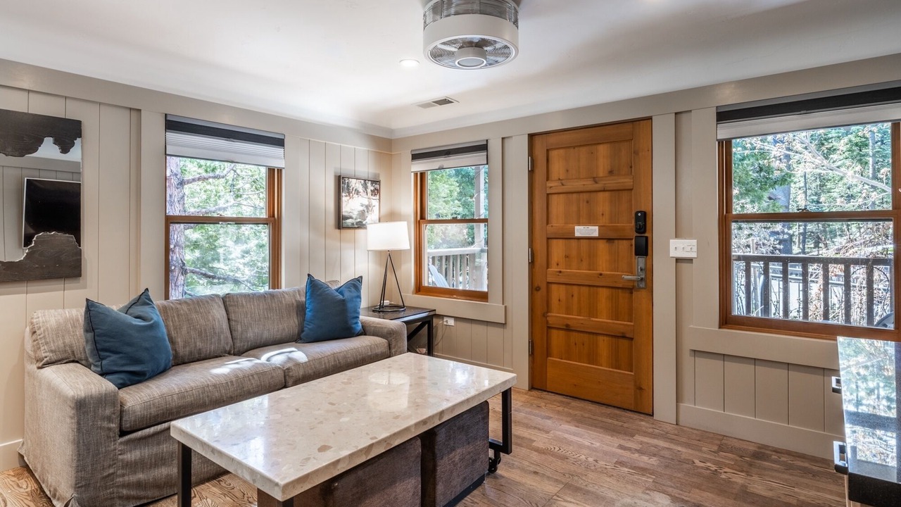 Photo of Livingroom in Homewood