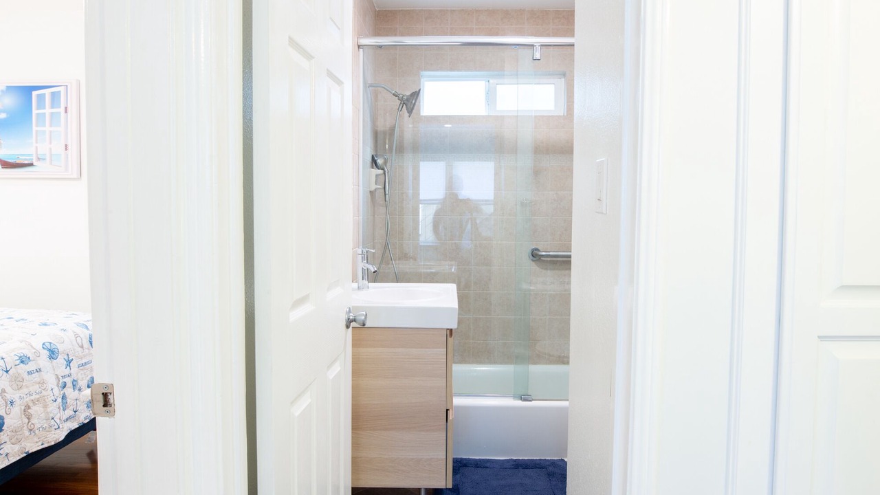 Photo of Bathroom in Belmont Shore