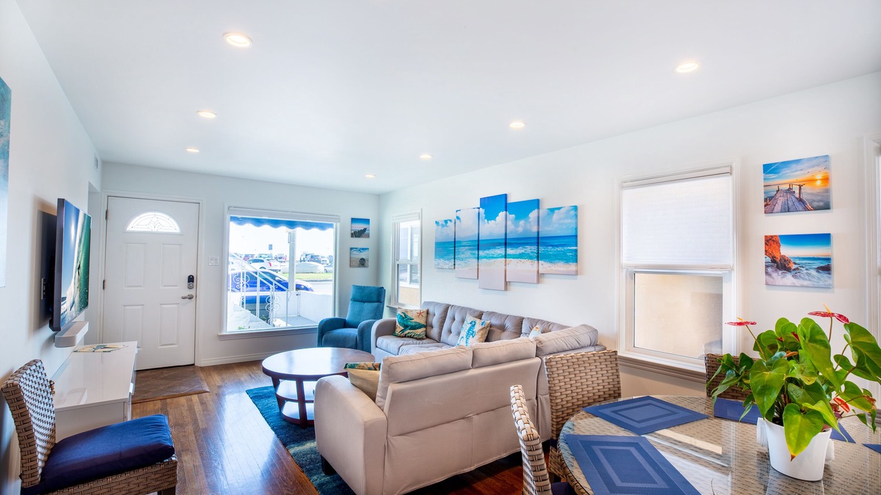 Photo of Livingroom in Belmont Shore