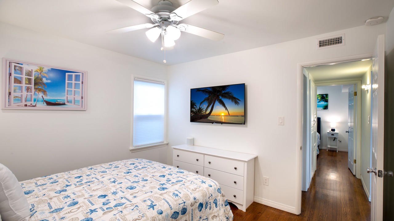Photo of Bedroom in Belmont Shore
