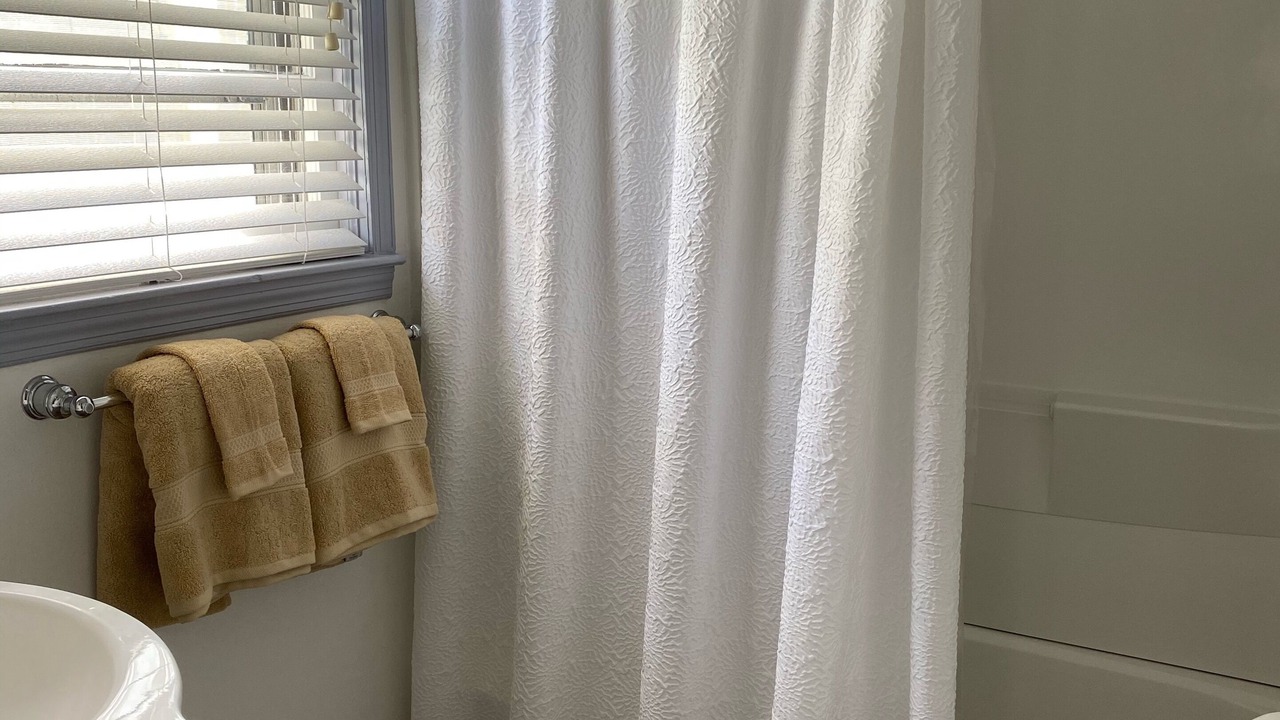 Photo of Bathroom in Ash