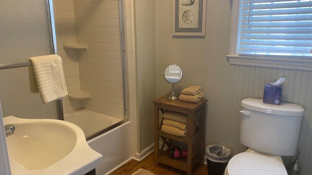 Photo of Bathroom in Ash
