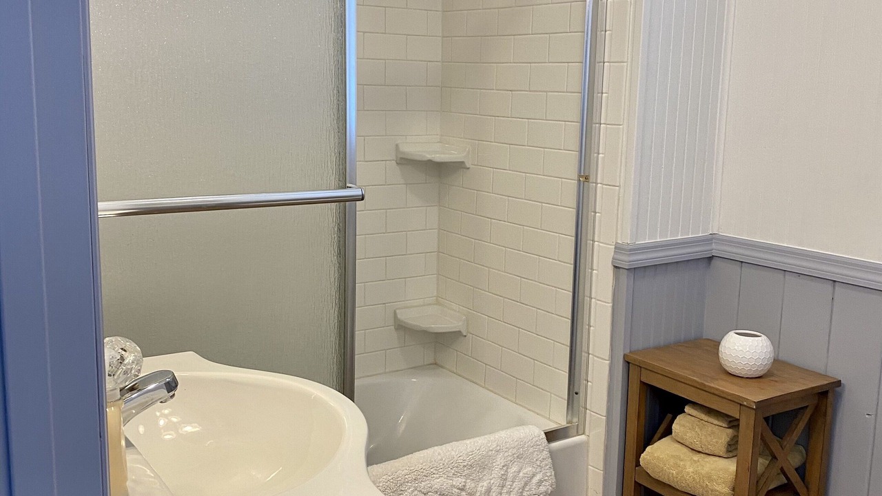 Photo of Bathroom in Ash
