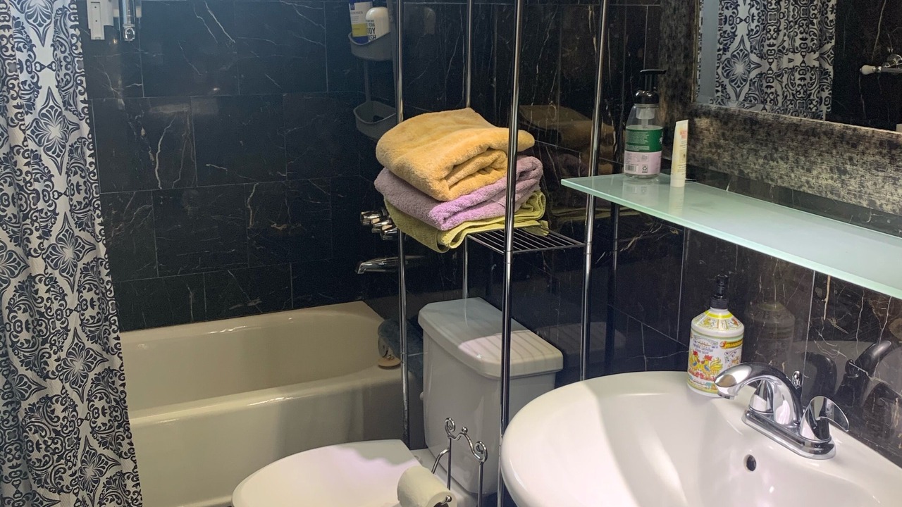 Photo of Bathroom in Warner Center