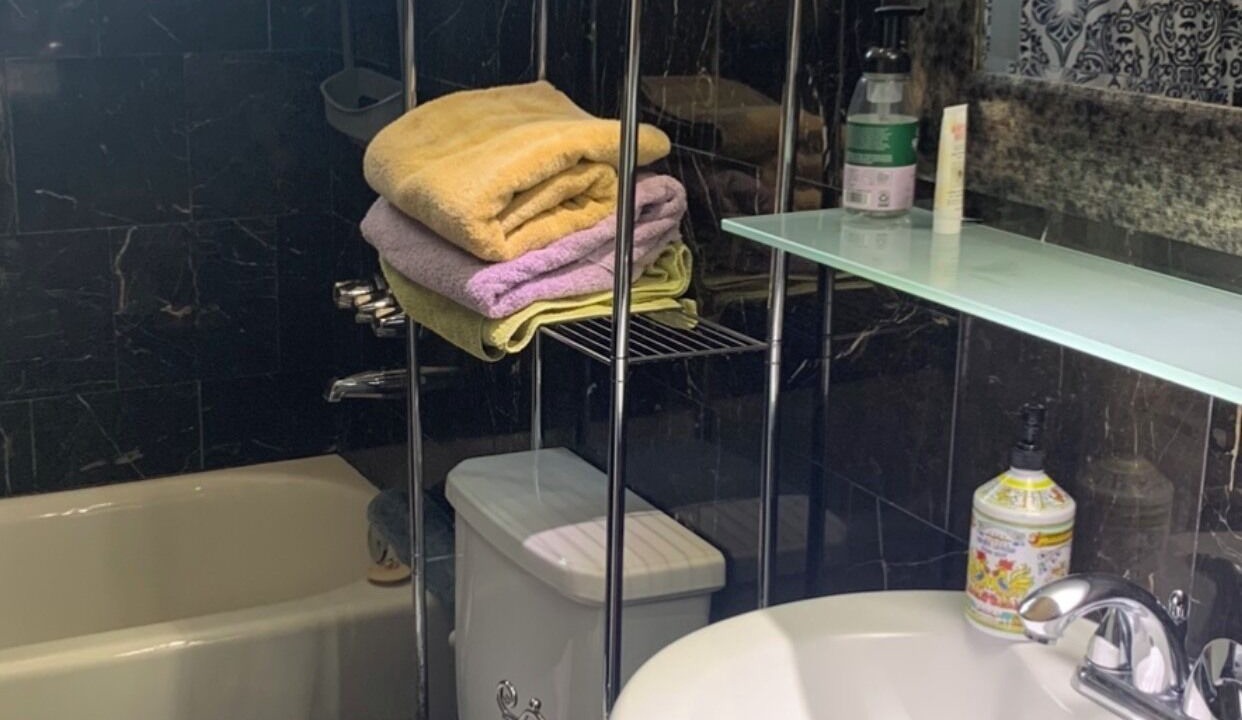 Photo of Bathroom in Warner Center