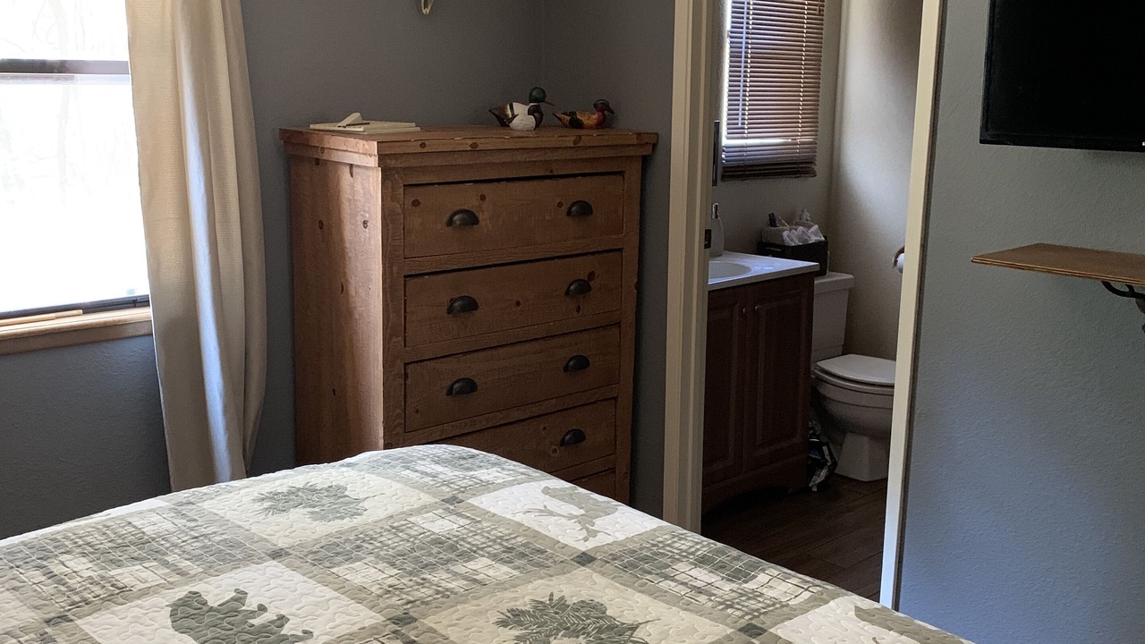 Photo of Bedroom in Green Valley Lake