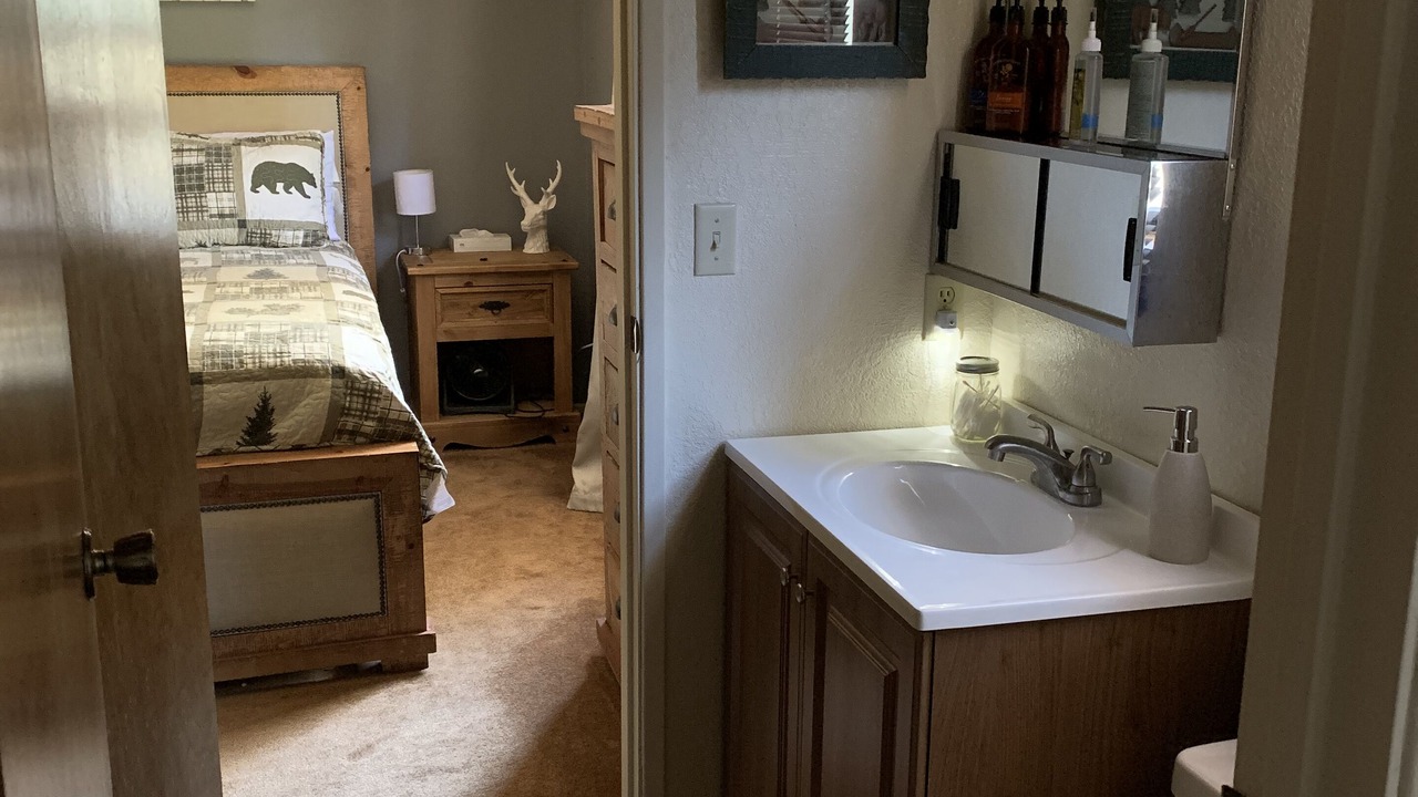 Photo of Bathroom in Green Valley Lake
