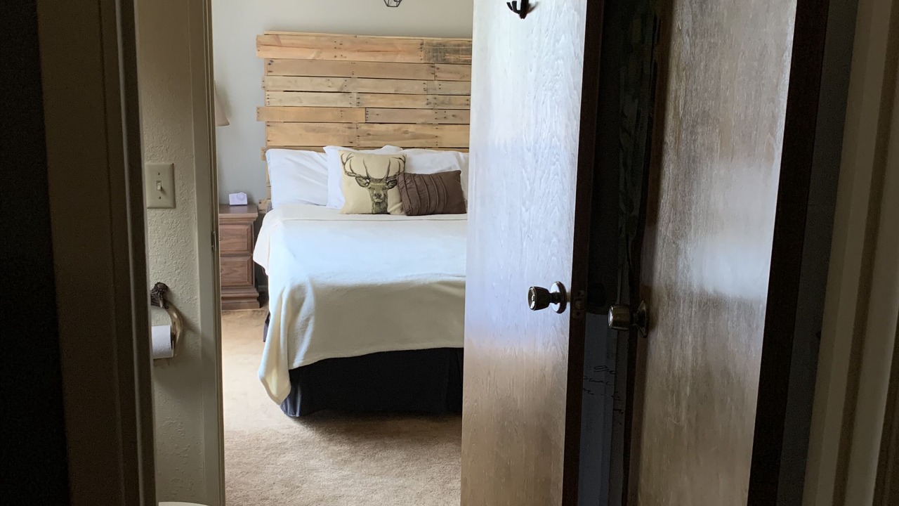 Photo of Bedroom in Green Valley Lake