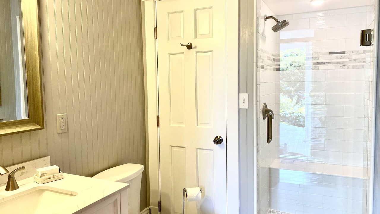 Photo of Bathroom in Manteo
