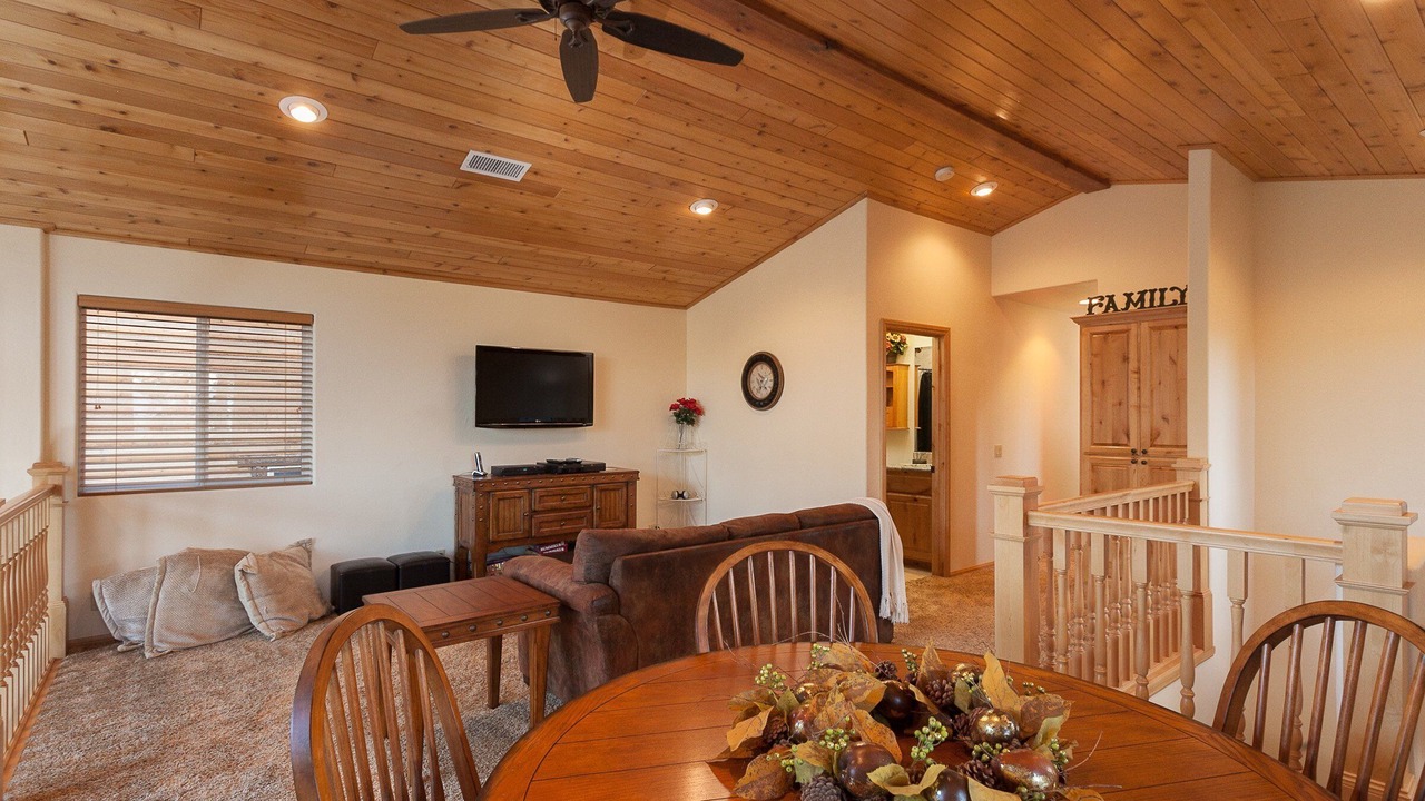 Photo of Bedroom in Big Bear Lake