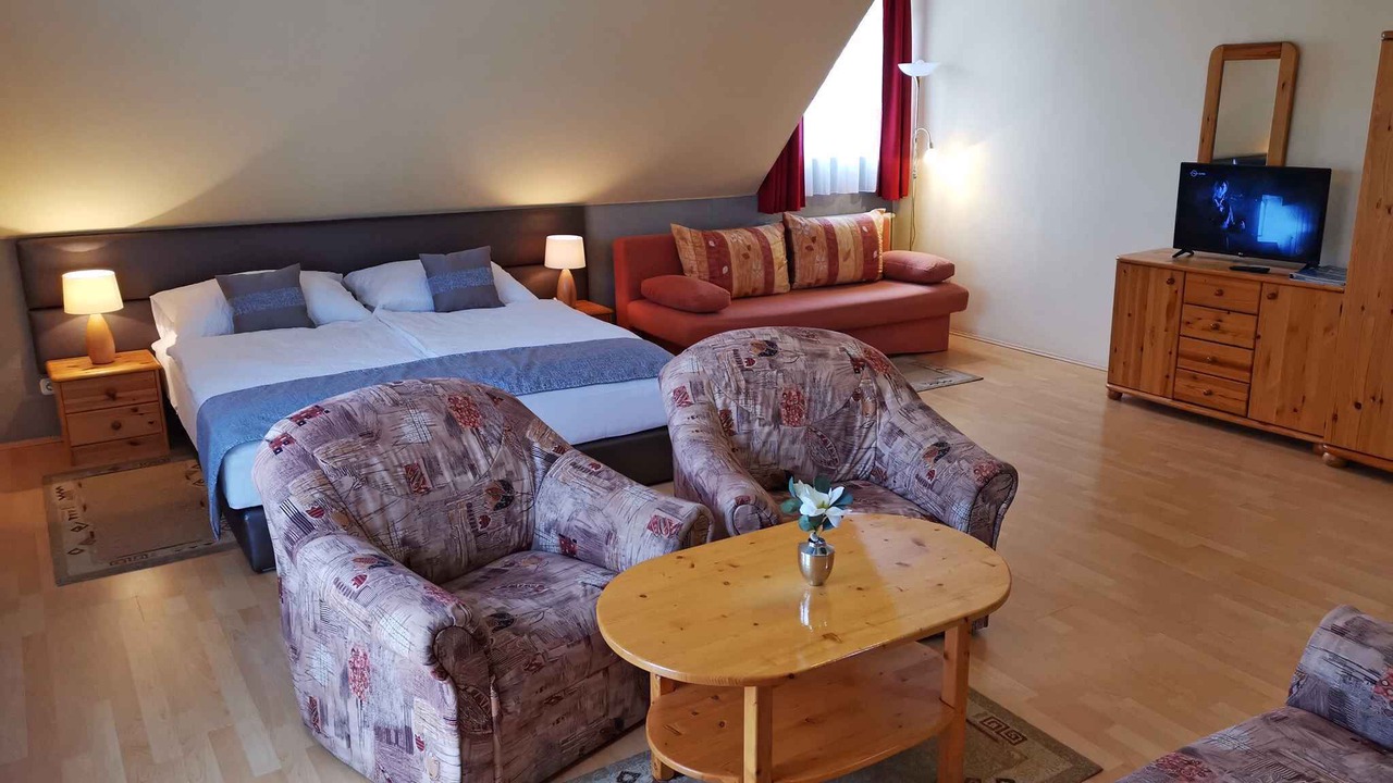 Photo of Bedroom in Buk