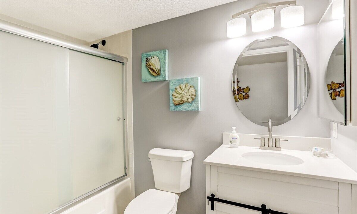 Photo of Bathroom in Fernandina Beach
