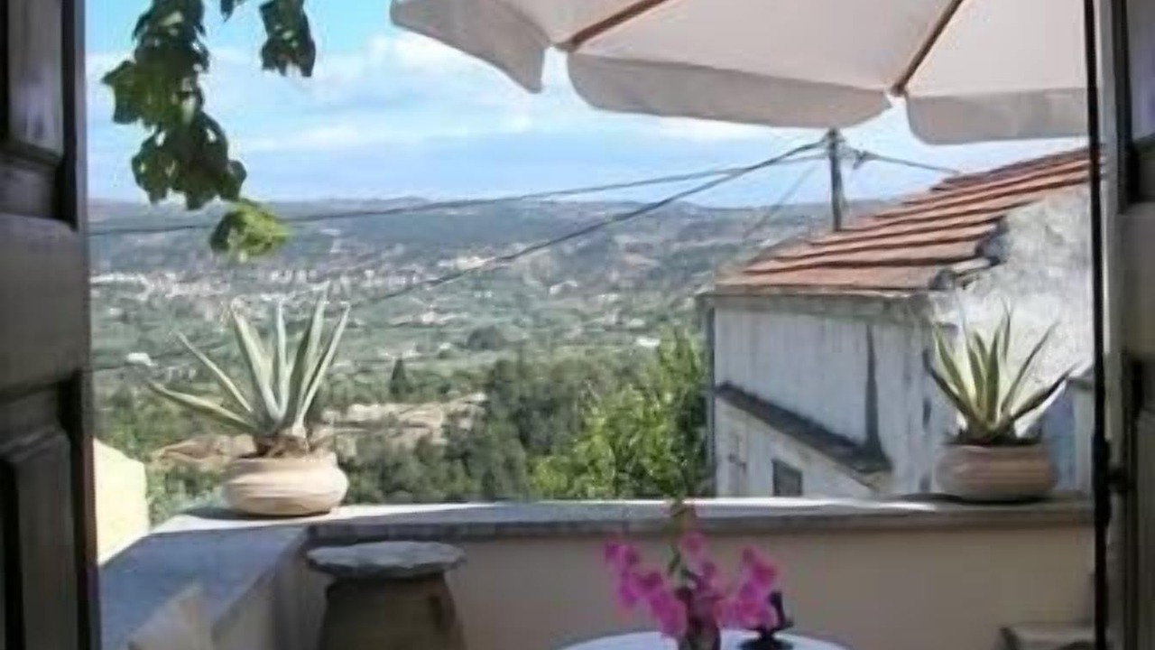 Photo of Patio Balcony in Douliana