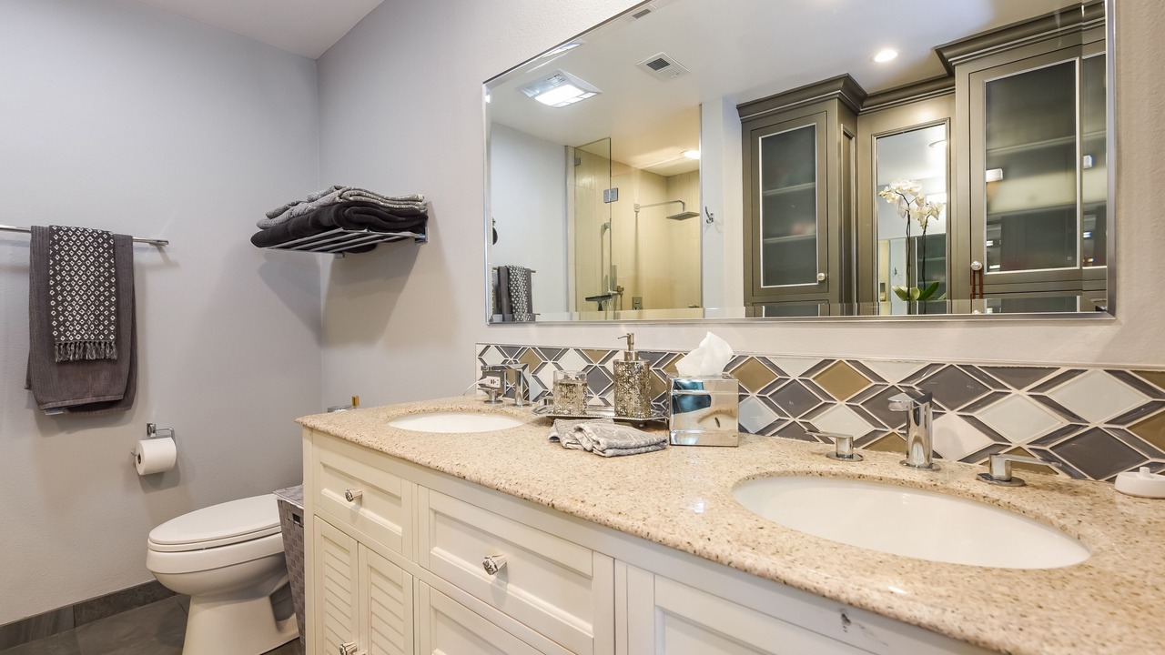 Photo of Bathroom in Thousand Oaks