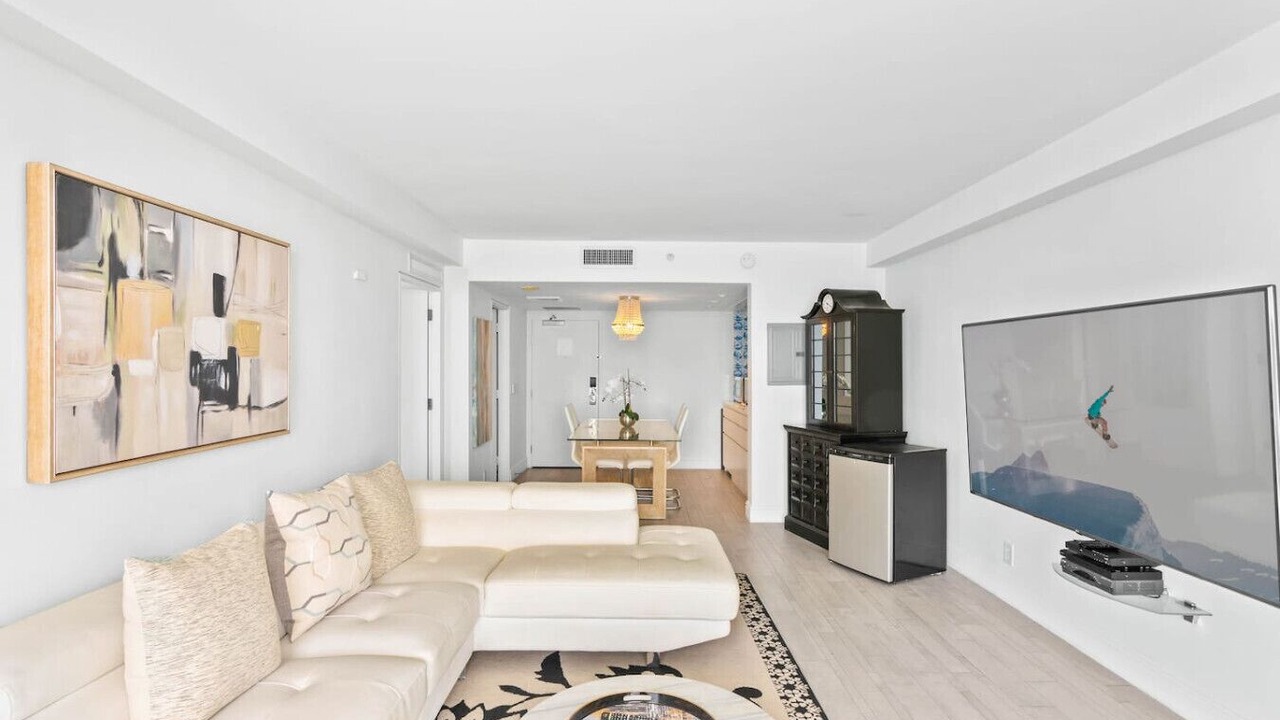 Photo of Livingroom in West Avenue