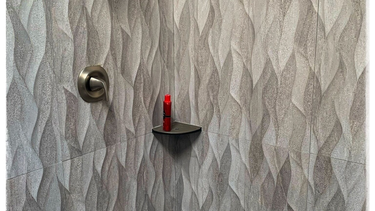 Photo of Bathroom in Scottsburg