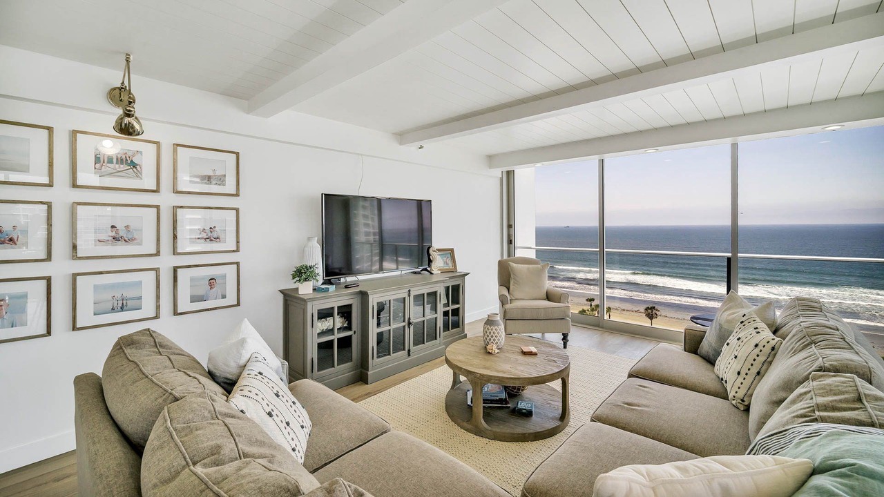Photo of Livingroom in Coronado