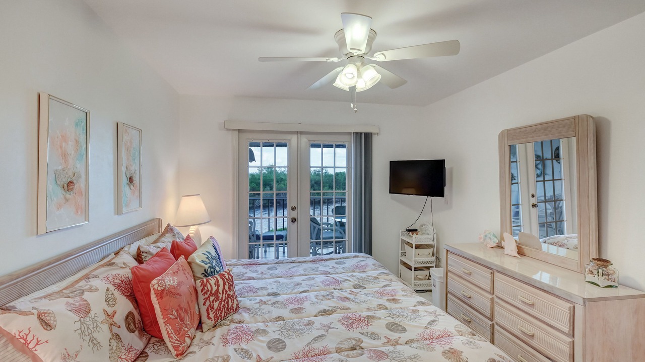 Photo of Bedroom in Hammock Bay