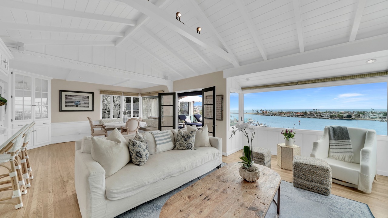 Photo of Livingroom in Corona del Mar