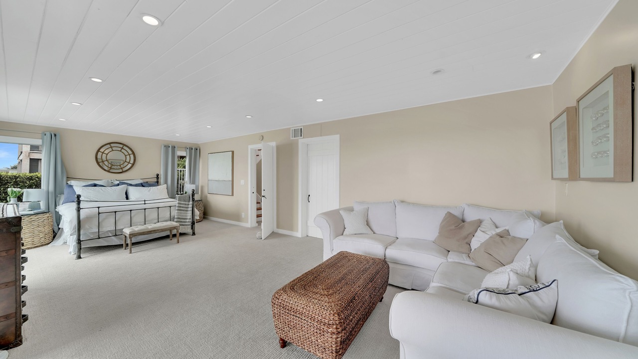 Photo of Livingroom in Corona del Mar