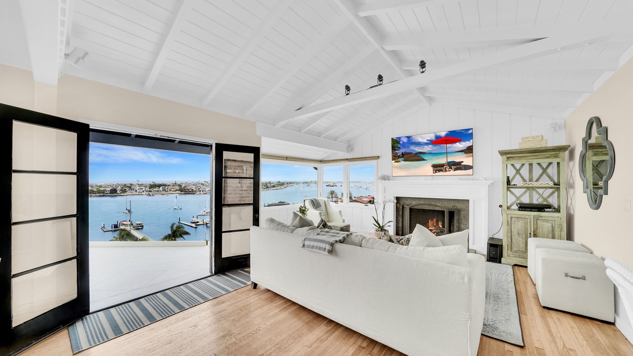 Photo of Livingroom in Corona del Mar
