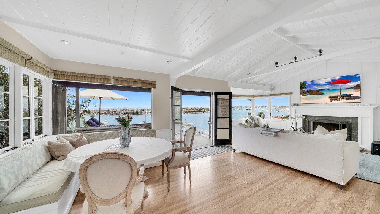 Photo of Livingroom in Corona del Mar