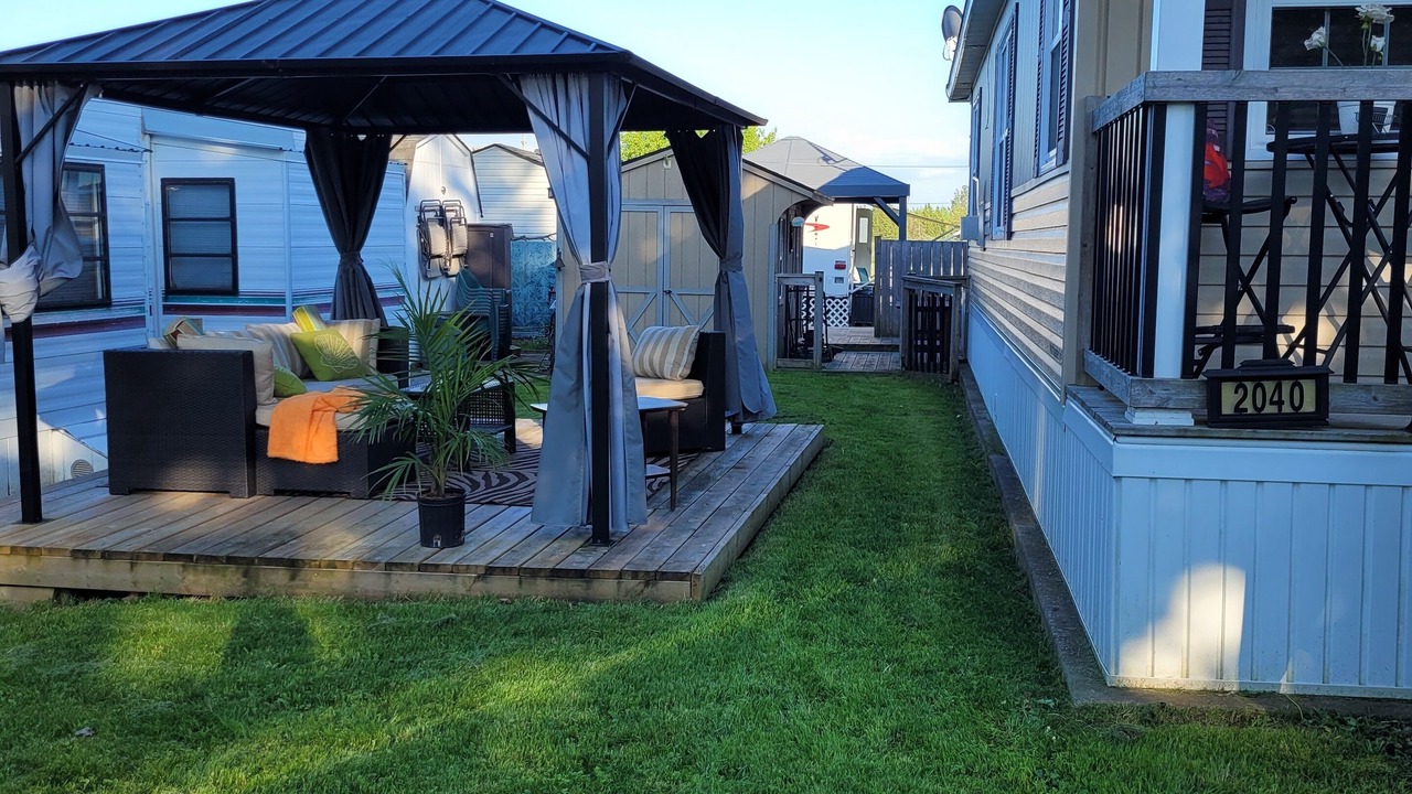 Photo of Patio Balcony in Centre Wellington