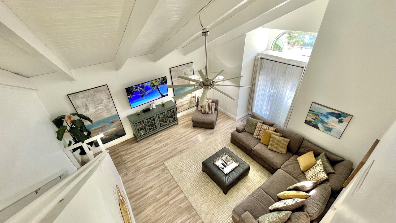 Photo of Livingroom in Lauderdale Beach