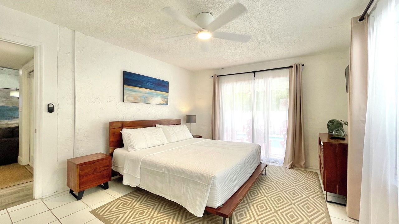 Photo of Bedroom in Lauderdale Beach
