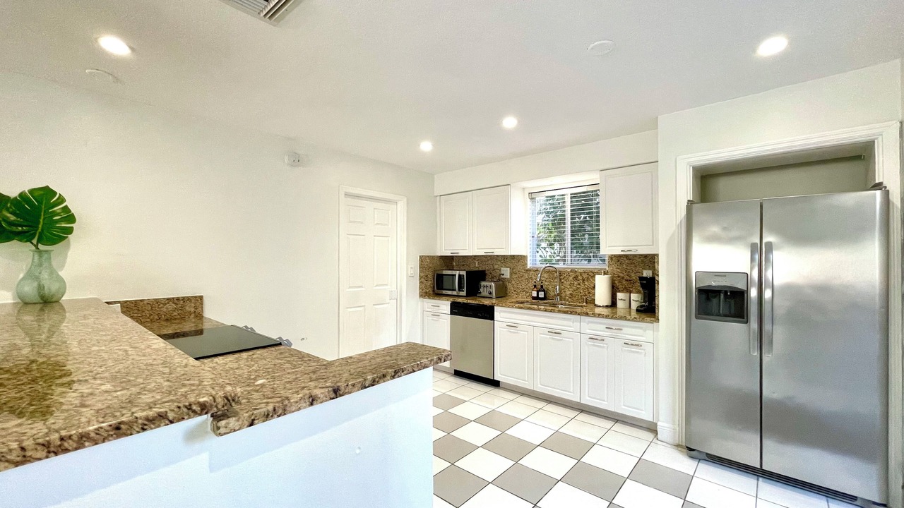 Photo of Kitchen in Lauderdale Beach