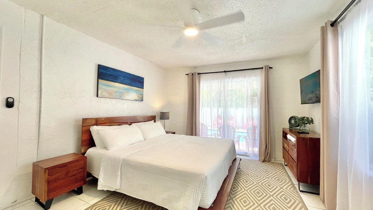 Photo of Bedroom in Lauderdale Beach