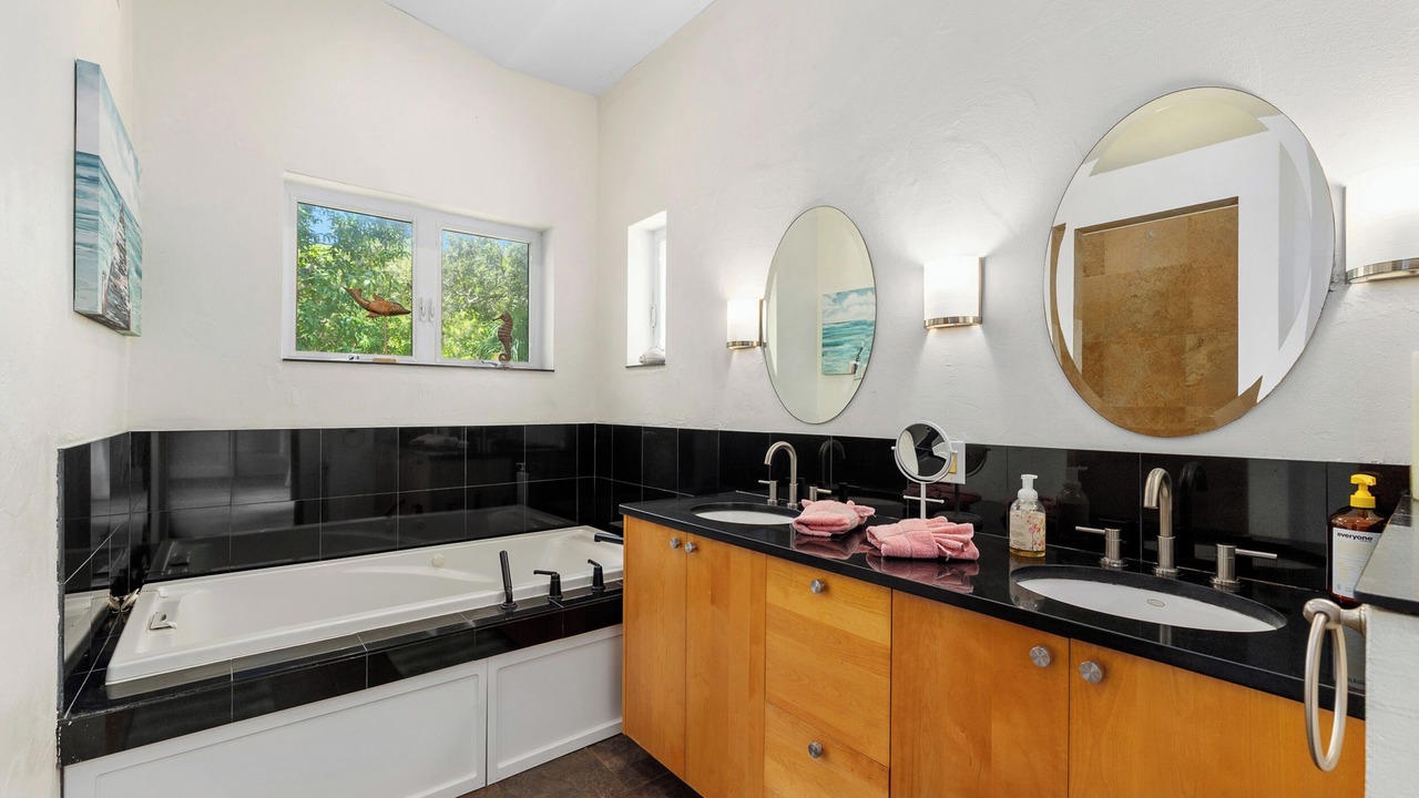 Photo of Bathroom in Largo