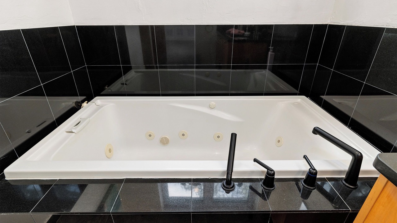 Photo of Bathroom in Largo